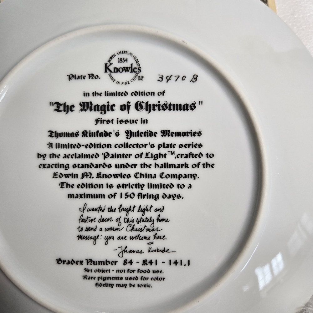 The Bradford Exchange 'The Magic of Christmas' - Picture 3 of 3